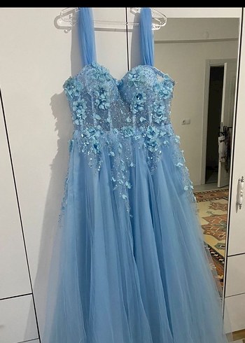 Mavi Nakışlı Transparan Uzun Nişan Elbisesi - Görsel 2
