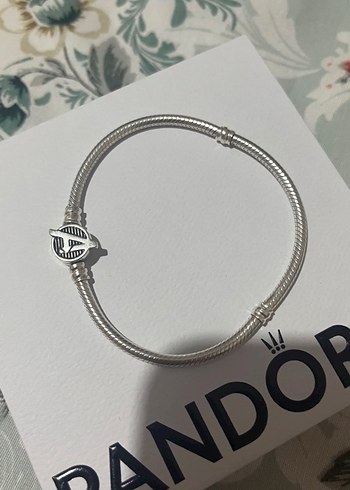 Pandora Gri Yılan Desenli Tokalı Bileklik