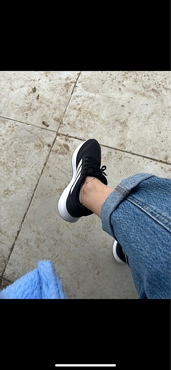 Sıfıra yakın adidas spor ayakkabı