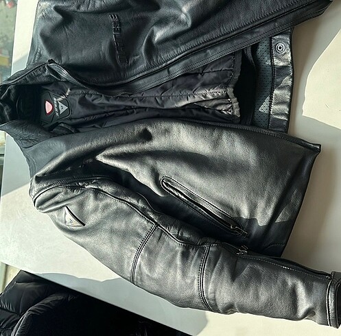 42 Beden Dainese deri mont