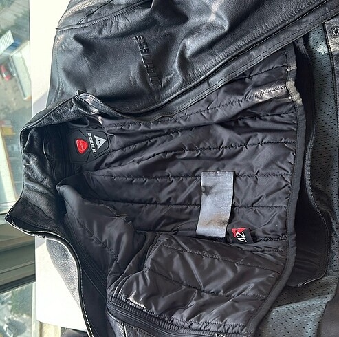 42 Beden siyah Renk Dainese deri mont