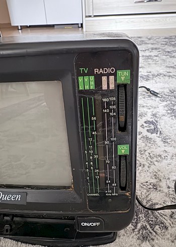 Gri Queen Mini Televizyon - Görsel 3