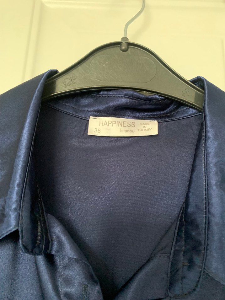 Düğmeli Lacivert Saten Kadın Gömlek - Görsel 3