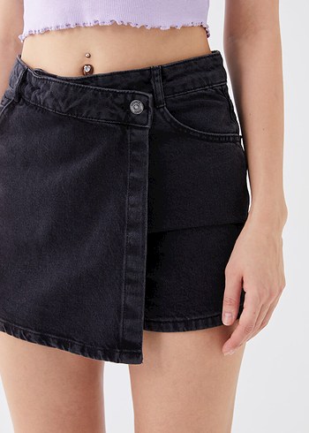 Siyah Kemerli Mini Denim Şort Etek