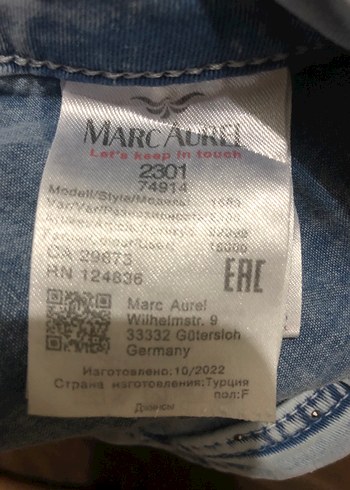 42 Beden Düğmeli Taşlı Mini Denim Şort