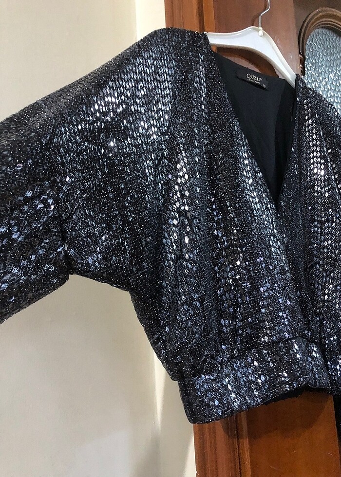 QUZU Abiye payetli crop bluz - Görsel 4