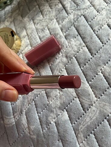 Beden fenty beauty ruj