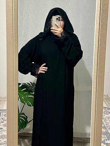 Siyah namaz elbisesi