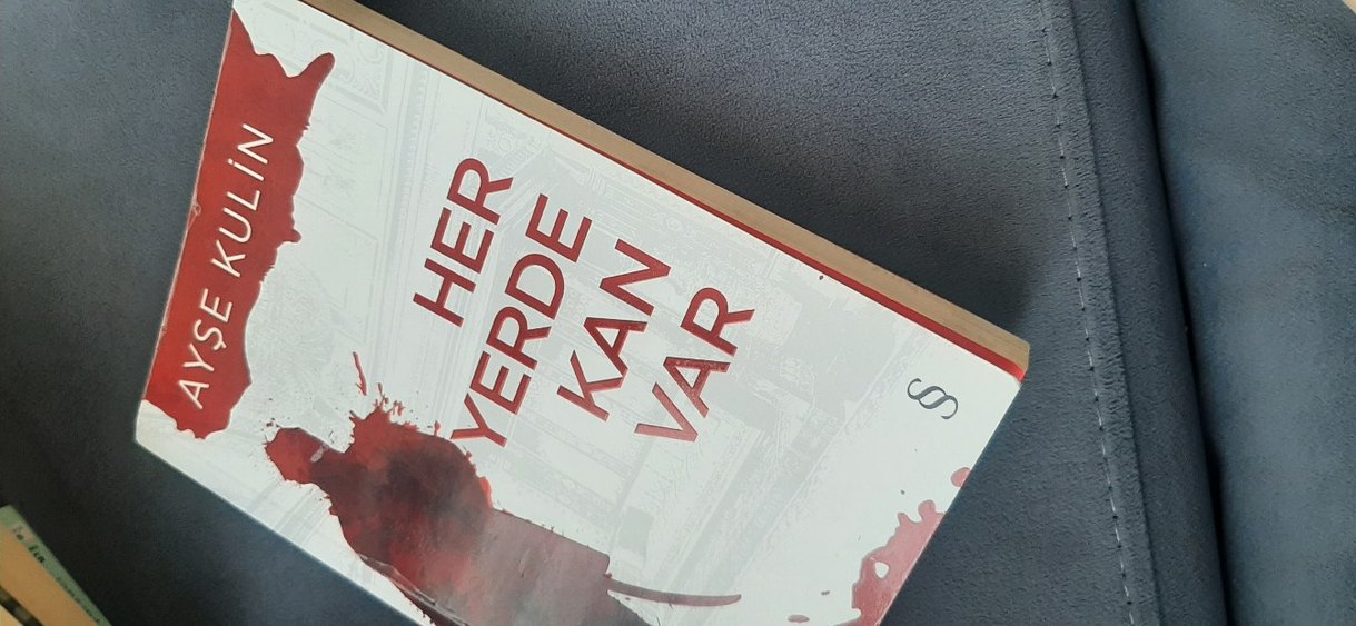 Her Yerde Kan Var  Roman - Görsel 2