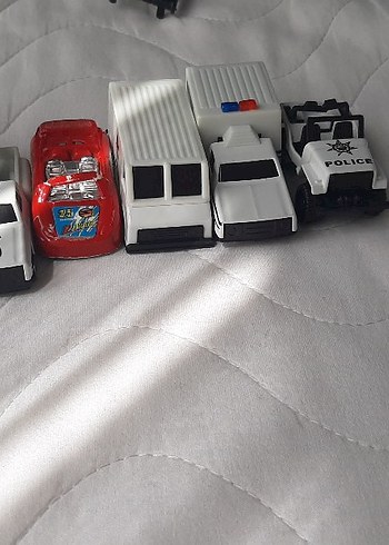 Kara ve Kamuflaj Renkli Model Uçak ve Gemi Seti fotolarda tümü - Görsel 8