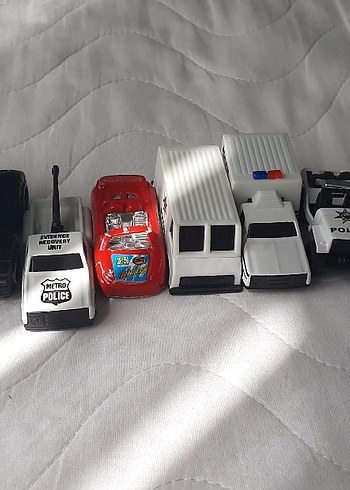 Kara ve Kamuflaj Renkli Model Uçak ve Gemi Seti fotolarda tümü - Görsel 7