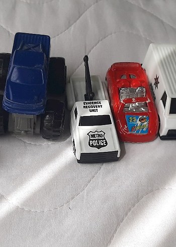 Kara ve Kamuflaj Renkli Model Uçak ve Gemi Seti fotolarda tümü - Görsel 9