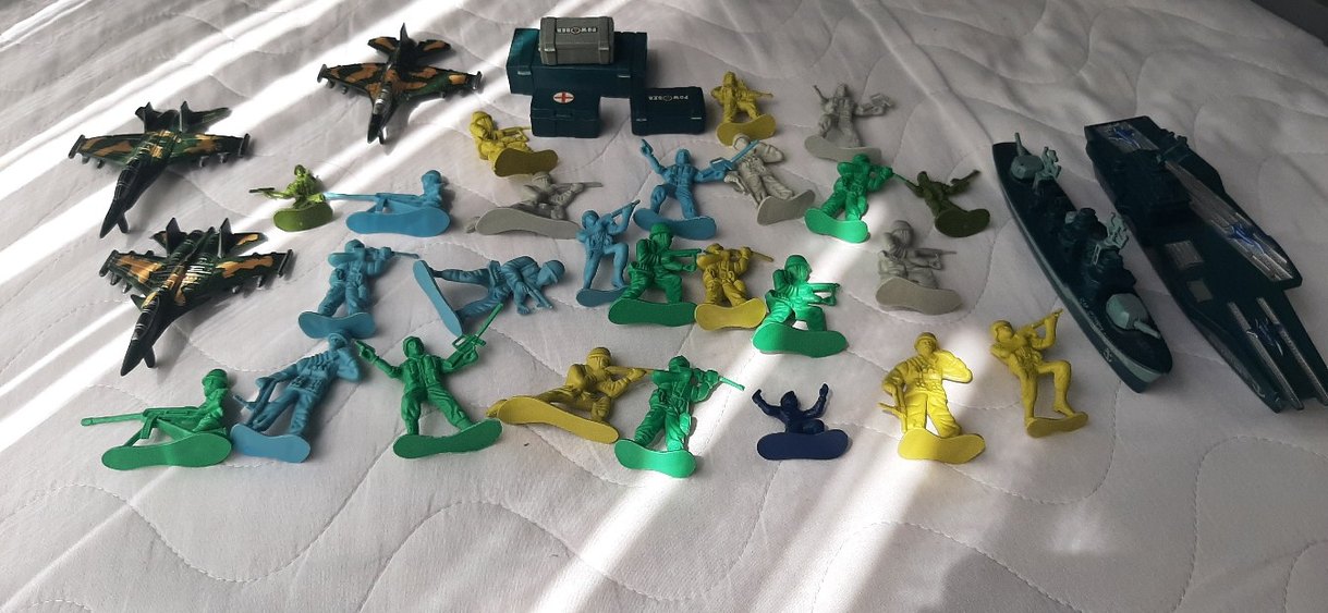 Kara ve Kamuflaj Renkli Model Uçak ve Gemi Seti fotolarda tümü - Görsel 5