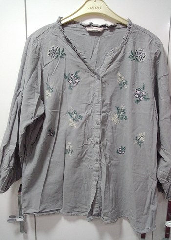 HÂKİ YEŞİL LCWAİKİKİ 50 BDN çiçek Nakışlı işlemeli keten Bluz - Görsel 3