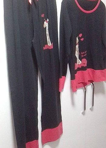 MODY MARKA M BDN UZUN KOLLUSiyah Kırmızı Baskılı Kadın PijamaTak - Görsel 2