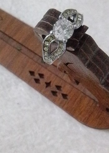 ZİRKON TEK TAŞ VE YANLARINDA MARKAZİT TAŞ KAPLAMA VE 19 ÖLÇÜDE - Görsel 7