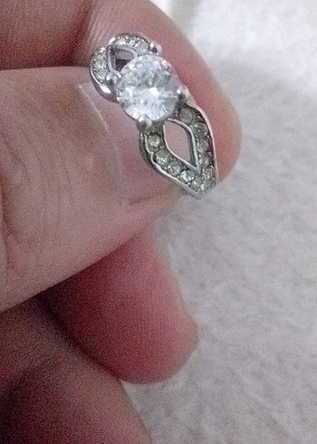 ZİRKON TEK TAŞ VE YANLARINDA MARKAZİT TAŞ KAPLAMA VE 19 ÖLÇÜDE - Görsel 5