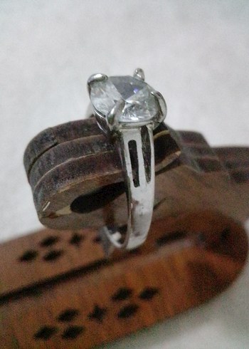 ZİRKONYUM TAŞLI TEKTAŞ ÇELİK YÜZÜK SIFIR ÜRÜN 20/21 ÖLÇÜMÜ - Görsel 3