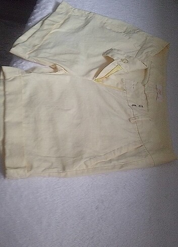 m Beden ZOE MARKA 38 BDN KANARYA SARISI RENGİ ŞORT PANTOLON