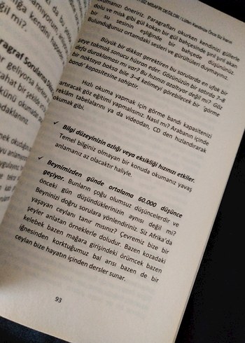 Beden Renk Başarı Davetsiz Misafir Değildir - Nedim Taktak