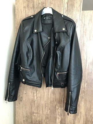 Zara Detaylı deri ceket