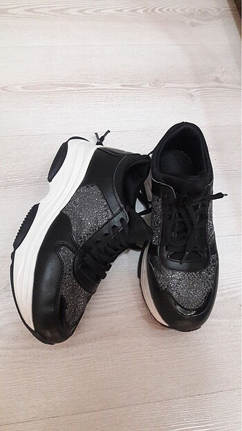 Sıfır ürün 38 numara sneaker