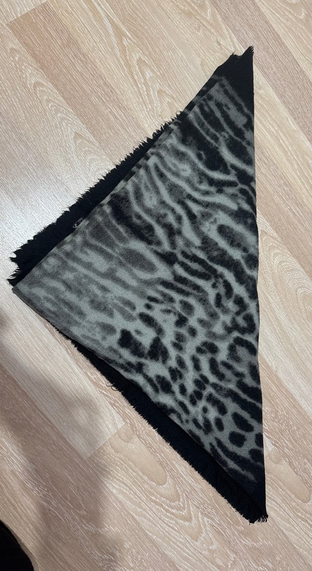 Desenli Şal - Görsel 3