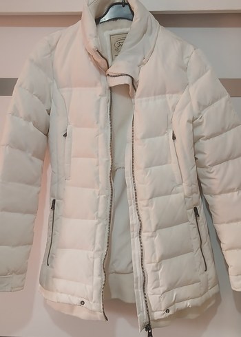 zara Mont