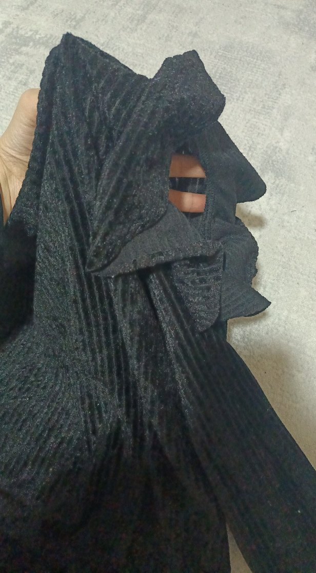 Uzun Kollu Siyah Keten Bluz - Görsel 2