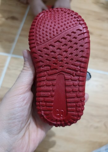 Kız Bebek Kırmızı Nakışlı ev ayakkabısı panduf - Görsel 3