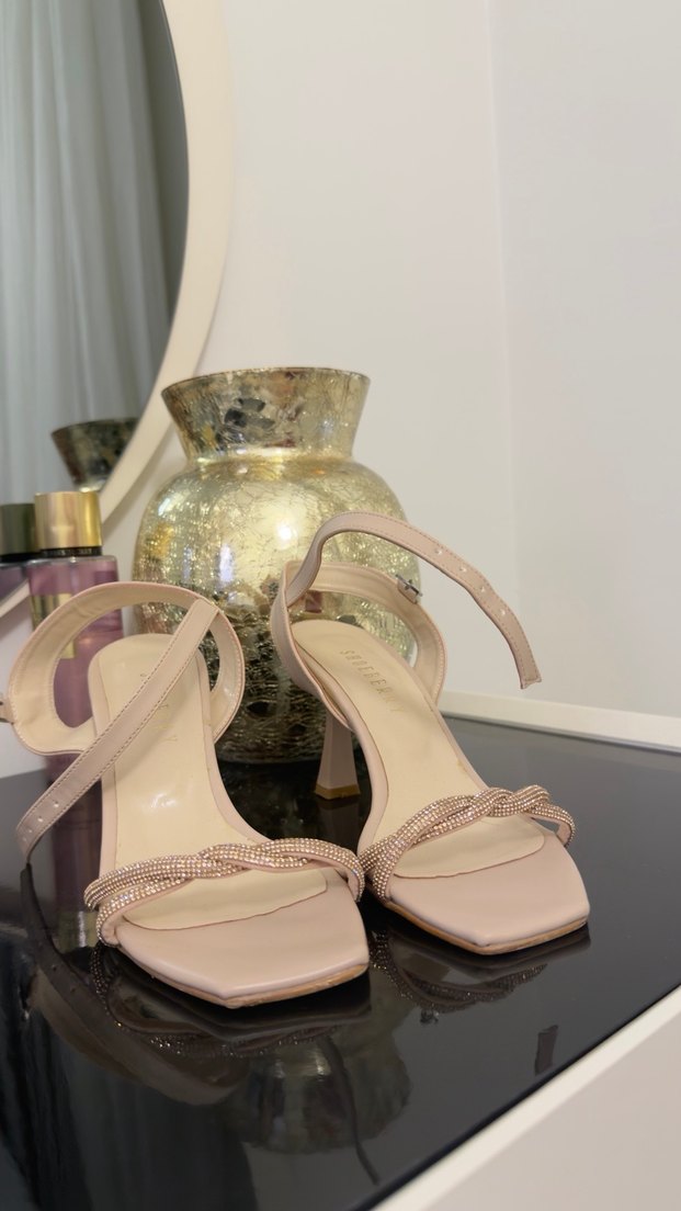 Bej Zincir Detaylı İnce Topuklu Kadın Ayakkabı - Görsel 2