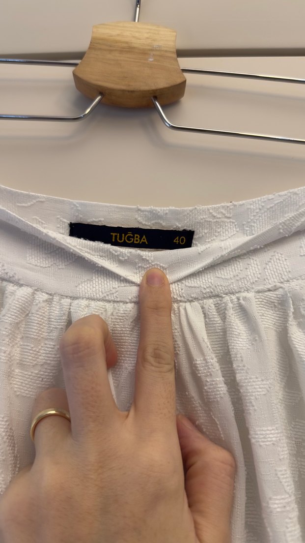 Beyaz Uzun Drapeli Etek - Görsel 3