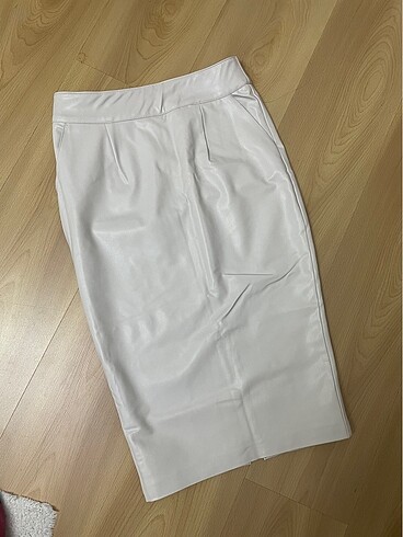 Dilvin deri beyaz kalem etek - Görsel 3