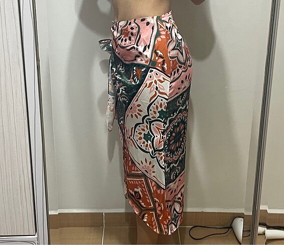 Trendyol desenli saten etek - Görsel 2