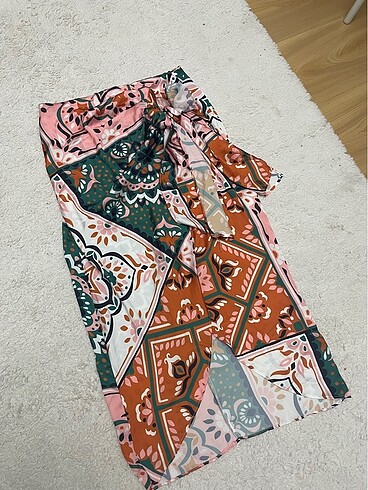 Trendyol desenli saten etek - Görsel 3