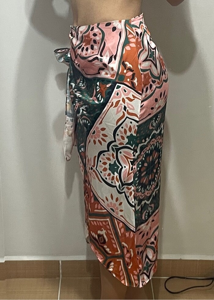 Trendyol desenli saten etek - Görsel 2