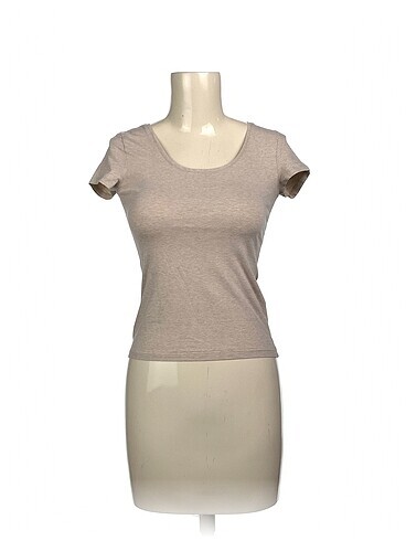 H&M T-shirt %70 İndirimli.
