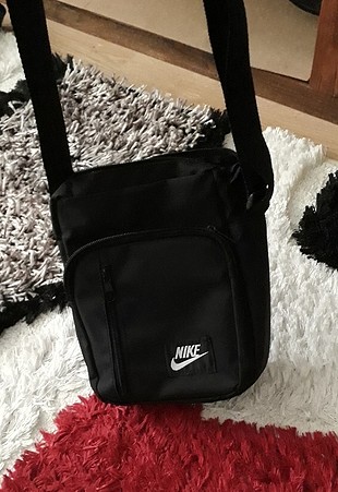 nike kol çantası