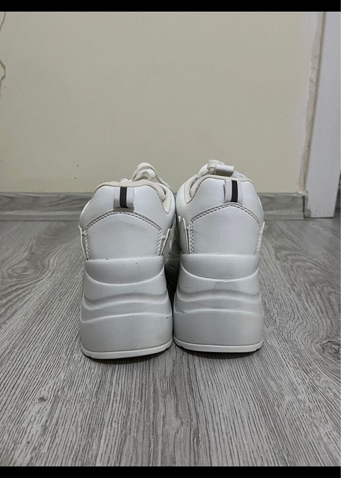 Dolgu topuklu spor ayakkabı - Görsel 2