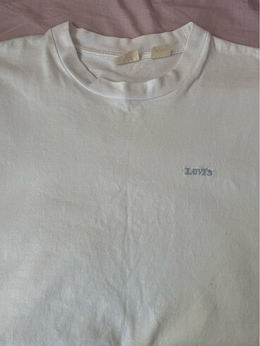 Levis üst