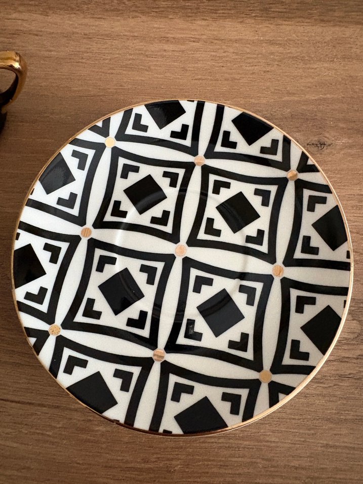 Siyah Altın Detaylı 4'lü Kahve Fincanı - Görsel 2