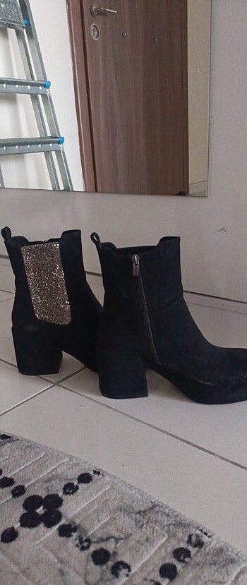 Zara Siyah süet bot 