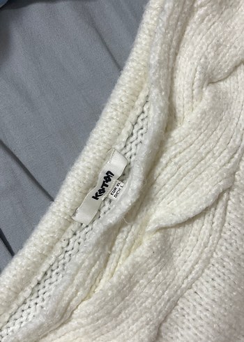 Kadın Beyaz Örgü Triko Bluz yan kol bi omzu açık - Görsel 2