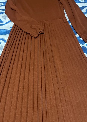 Kadın Kahverengi Piliseli Uzun Elbise - Görsel 3