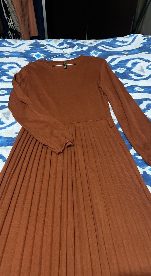 Kadın Kahverengi Piliseli Uzun Elbise - Görsel 2