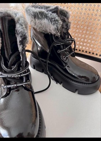 Diğer Gri Kürklü Siyah Rugan Stiletto Topuklu Bot