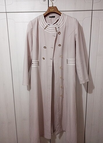 Kadın bej rengi tesettür pardesü - Görsel 4