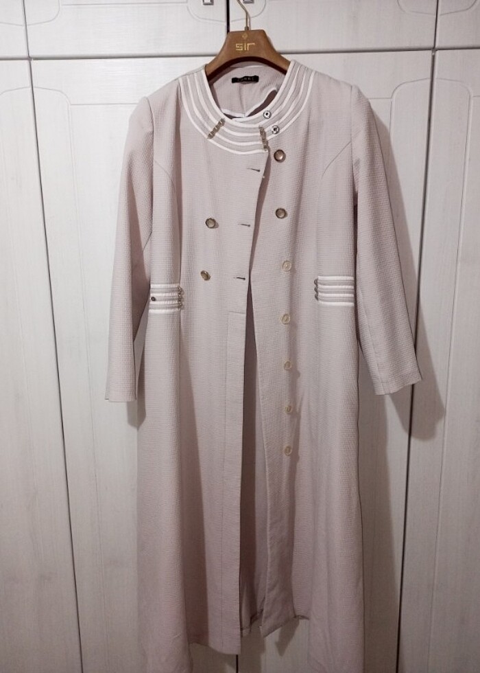 Kadın bej rengi tesettür pardesü - Görsel 4