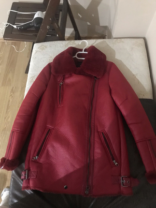 xs Beden kırmızı Renk Bershka kürklü biker ceket