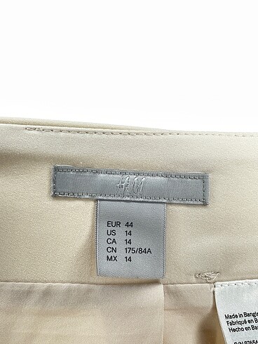 44 Beden beyaz Renk H&M Midi Etek %70 İndirimli.